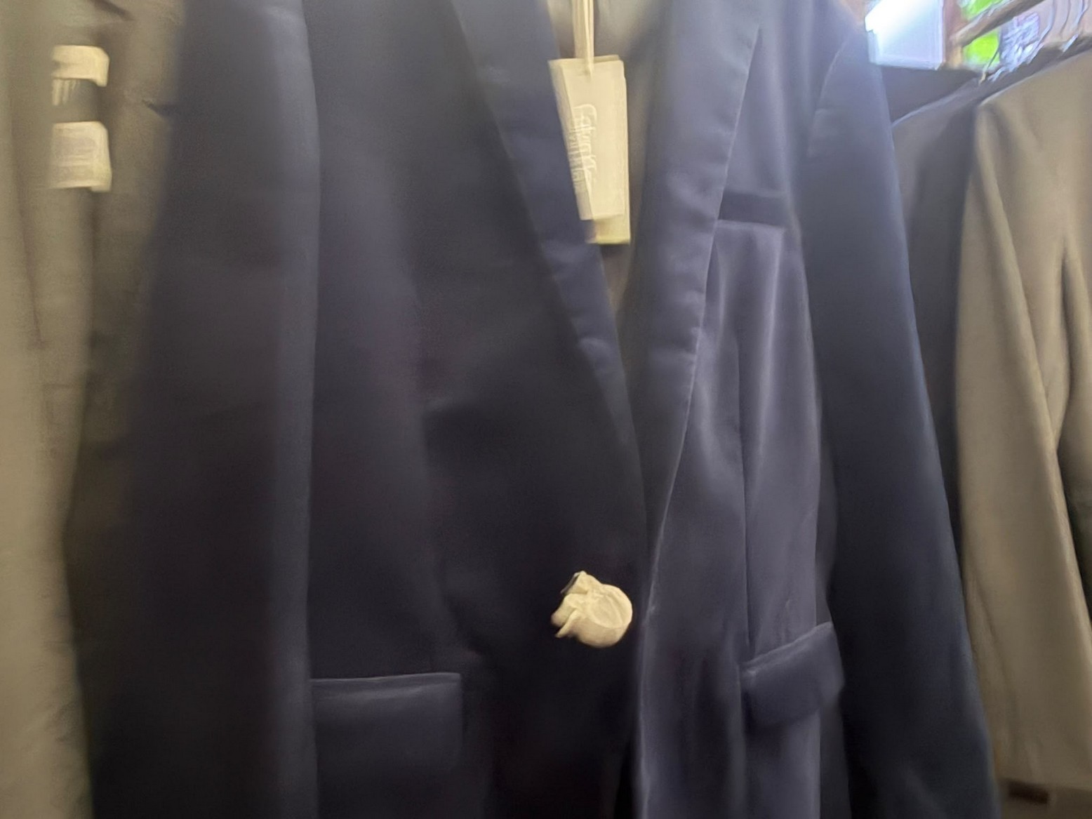 出售旺角歐洲名牌服飾店, 600平方呎, 零售業, 生意頂讓 | 創業